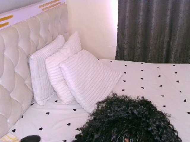 Cece-16's BongaCams show and profile