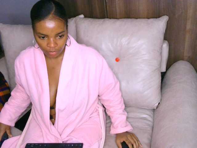 Cece-16 live cam on BongaCams