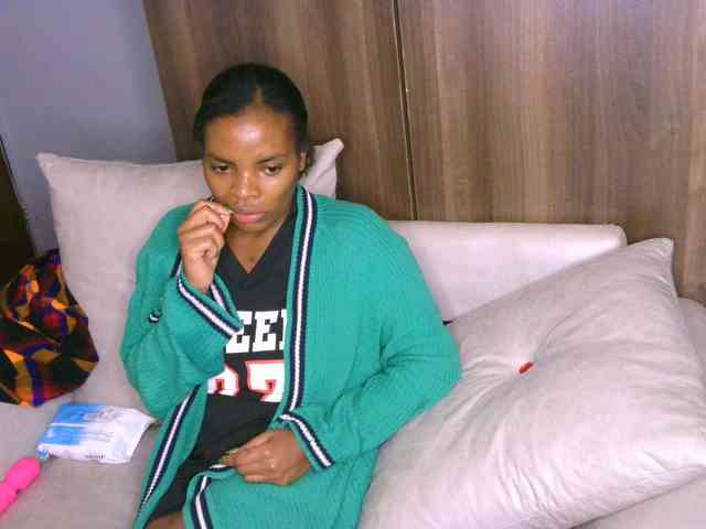 Cece-16 Live Webcam on BongaCams