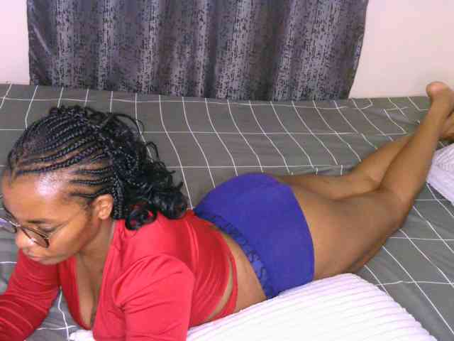 Cece-16's webcam live show