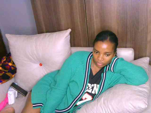 Cece-16 Live Webcam on BongaCams
