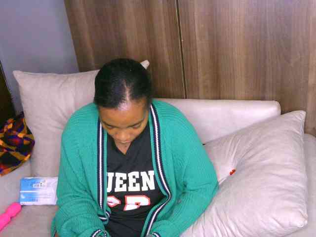 Cece-16 Live Webcam on BongaCams