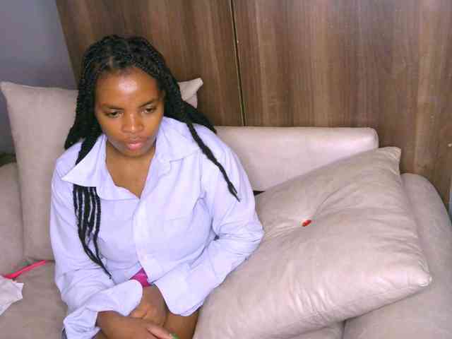 Cece-16 Live Webcam on BongaCams