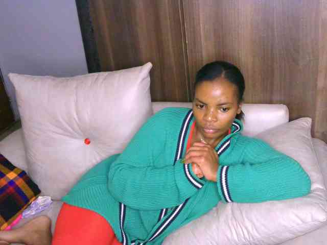 Cece-16 Live Webcam on BongaCams