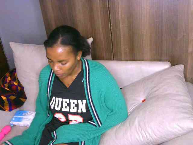 Cece-16 Live Webcam on BongaCams