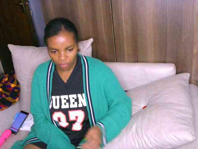 Cece-16 Live Webcam on BongaCams
