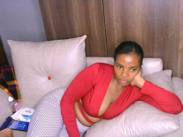 Cece-16 Live Webcam on BongaCams