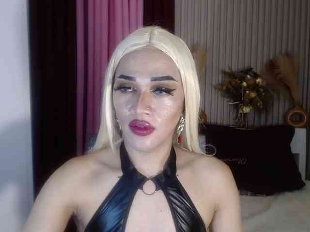 ArianaGrindrTS Live Webcam on BongaCams