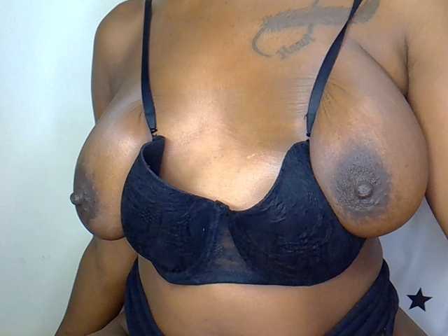 goddess-soriyah live cam on BongaCams