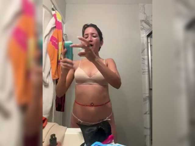 Gatita-14 live cam on BongaCams
