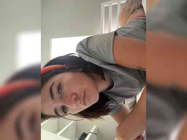 HoneyLili webcam