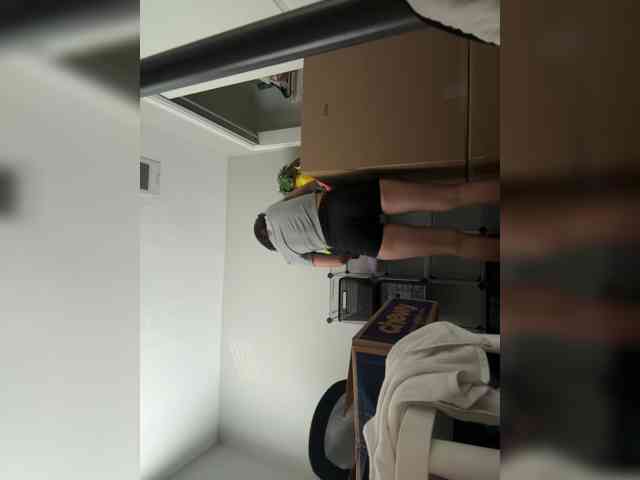HoneyLili webcam