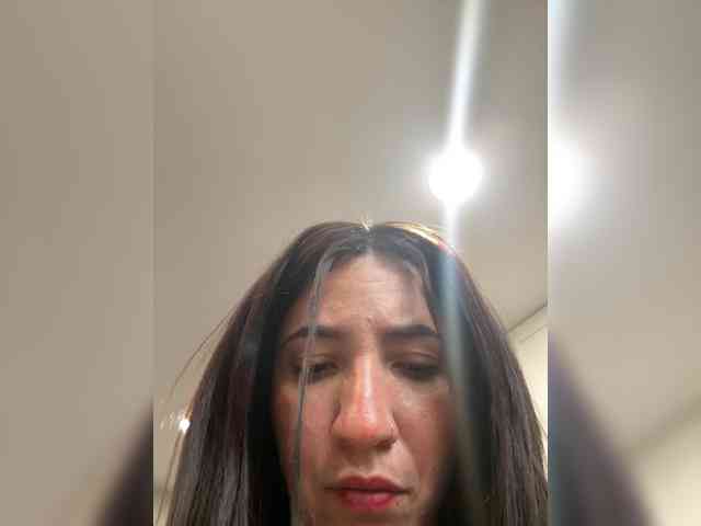 HoneyLili webcam