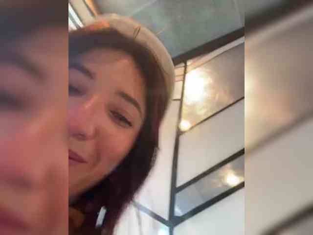 HoneyLili webcam