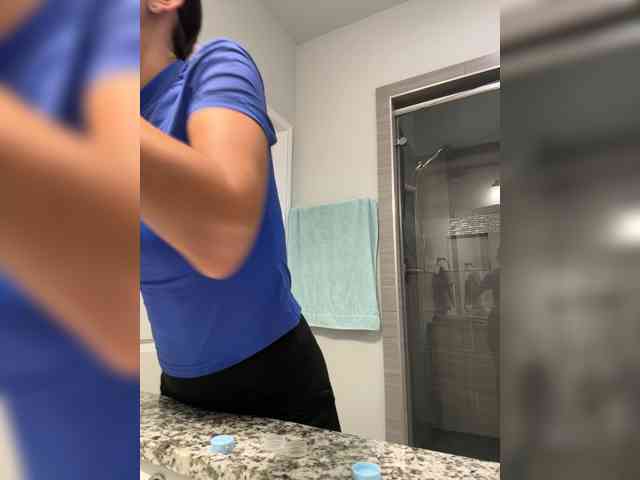 HoneyLili webcam