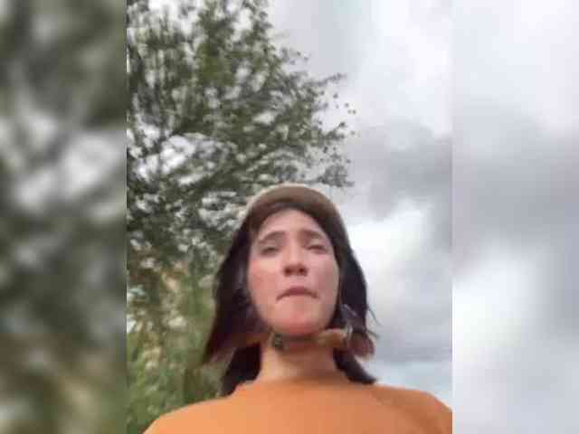 HoneyLili webcam