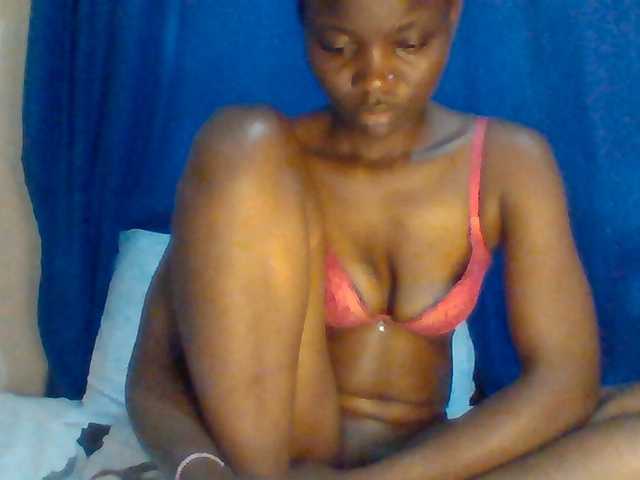 Sexybooty15 live cam on BongaCams