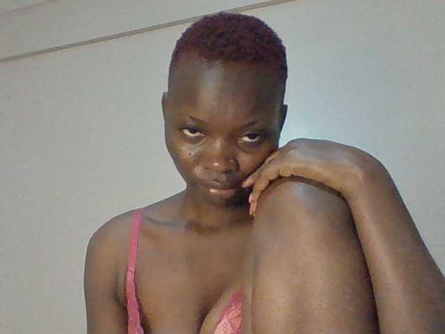 Sexybooty15 live cam on BongaCams