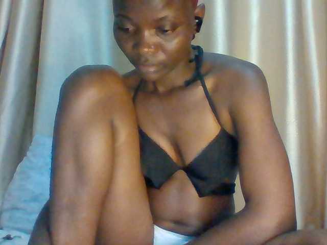 Sexybooty15 live cam on BongaCams