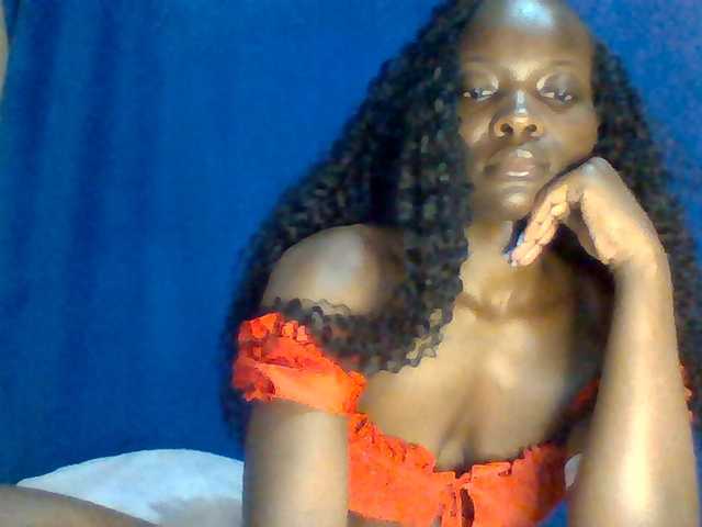 Sexybooty15 live cam on BongaCams