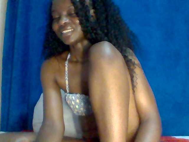 Sexybooty15 live cam on BongaCams