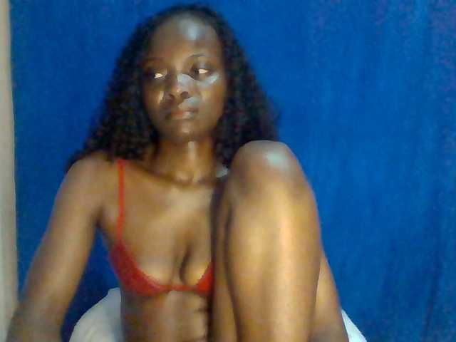 Sexybooty15 live cam on BongaCams