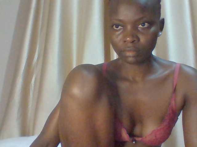 Sexybooty15 live cam on BongaCams