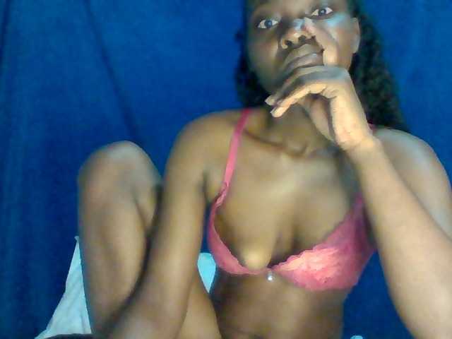 Sexybooty15 live cam on BongaCams