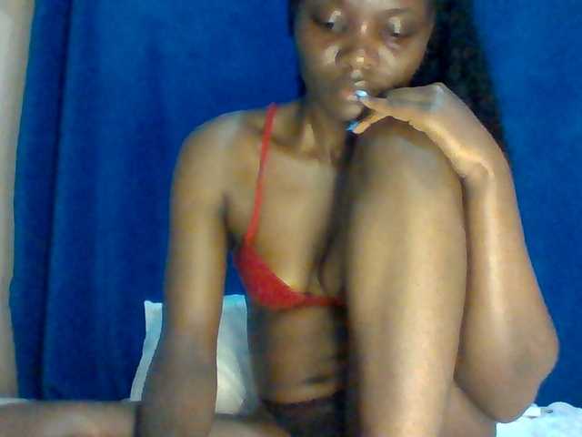 Sexybooty15 live cam on BongaCams