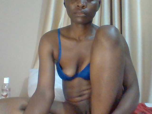 Sexybooty15 live cam on BongaCams