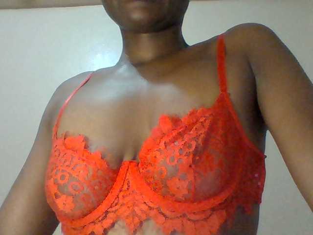 Sexybooty15 live cam on BongaCams