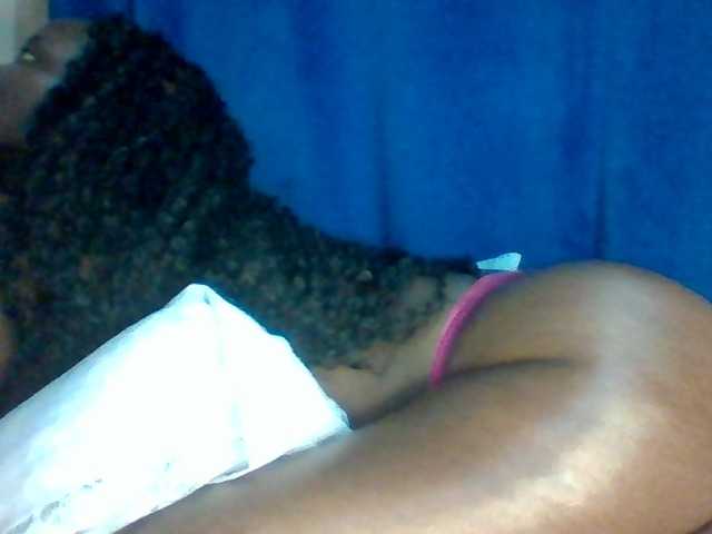 Sexybooty15 live cam on BongaCams