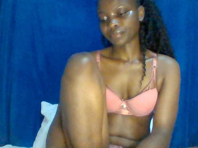 Sexybooty15 live cam on BongaCams