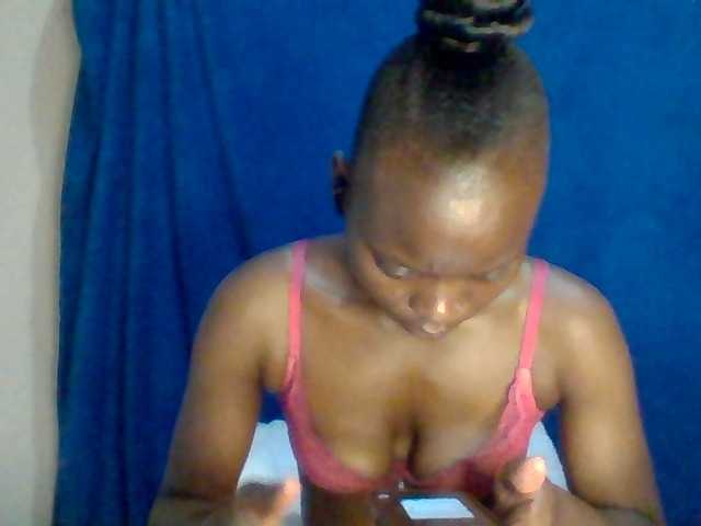 Sexybooty15 live cam on BongaCams