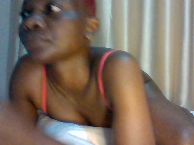 Sexybooty15 live cam on BongaCams