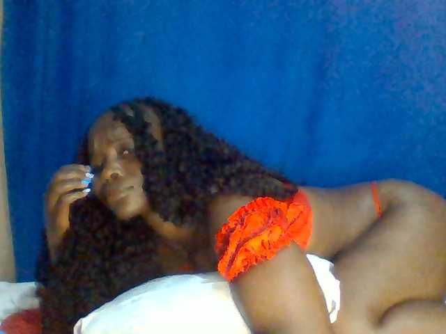 Sexybooty15 live cam on BongaCams