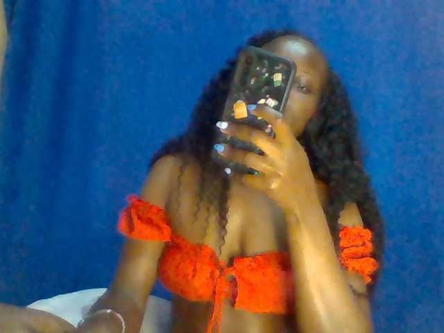 Sexybooty15 live cam on BongaCams