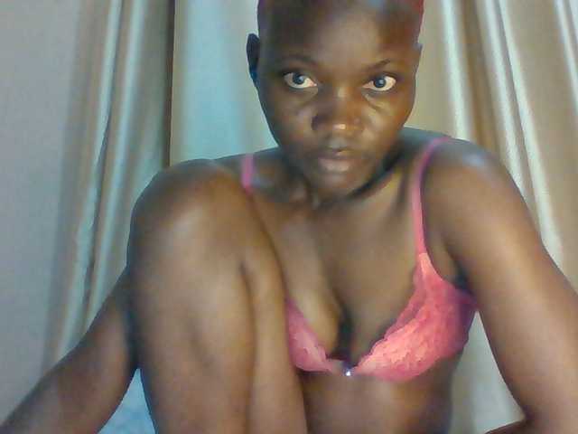 Sexybooty15 live cam on BongaCams