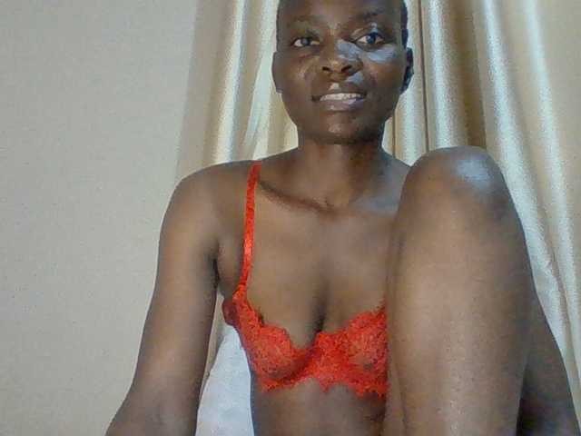 Sexybooty15 live cam on BongaCams