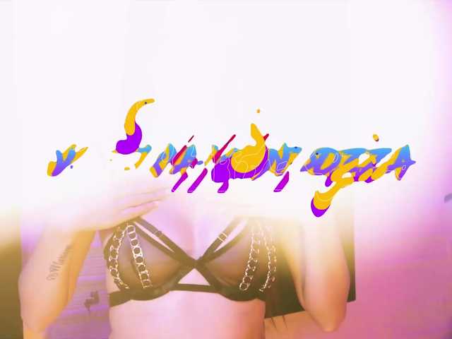 valeria-mendoza live cam on BongaCams