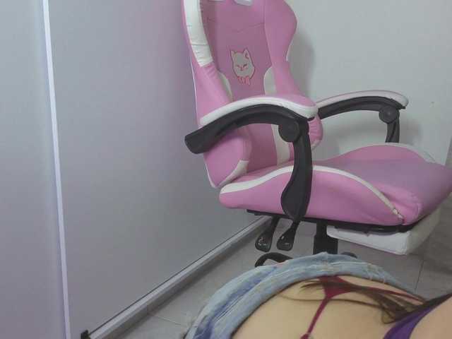 valeria-mendoza live cam on BongaCams