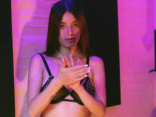 valeria-mendoza live cam on BongaCams