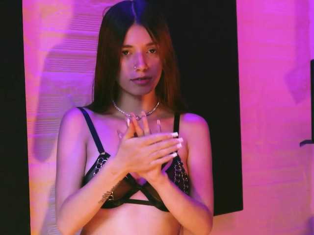 valeria-mendoza live cam on BongaCams