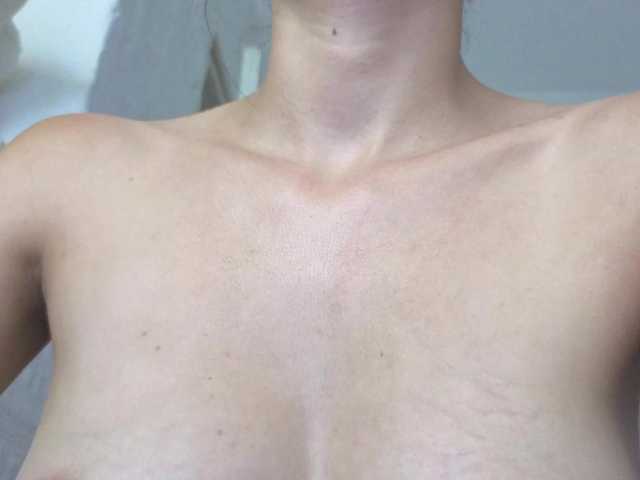 valeria-mendoza live cam on BongaCams