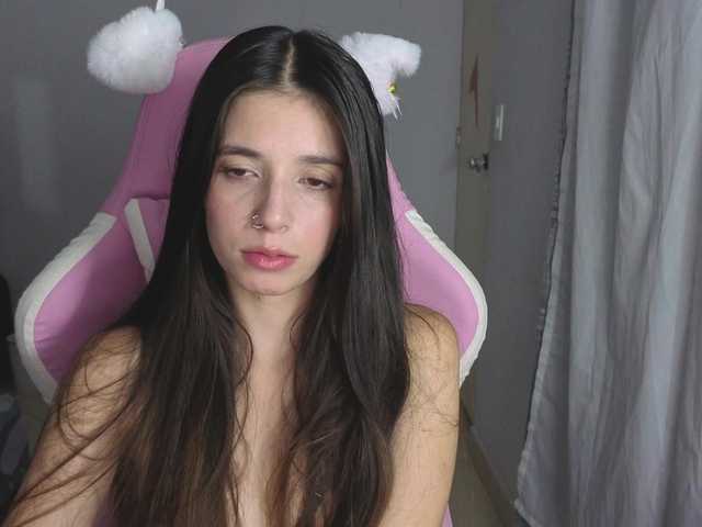 valeria-mendoza live cam on BongaCams
