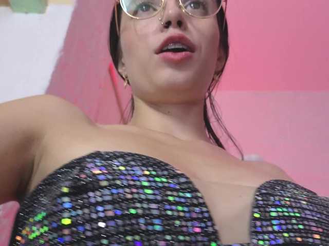 valeria-mendoza live cam on BongaCams