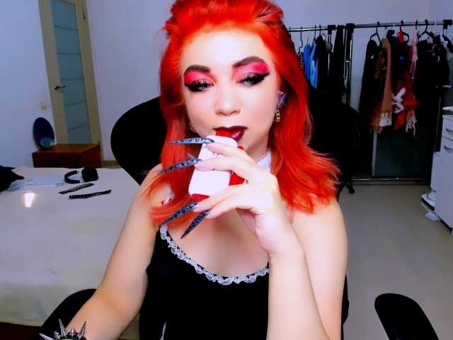NikiGoddesss