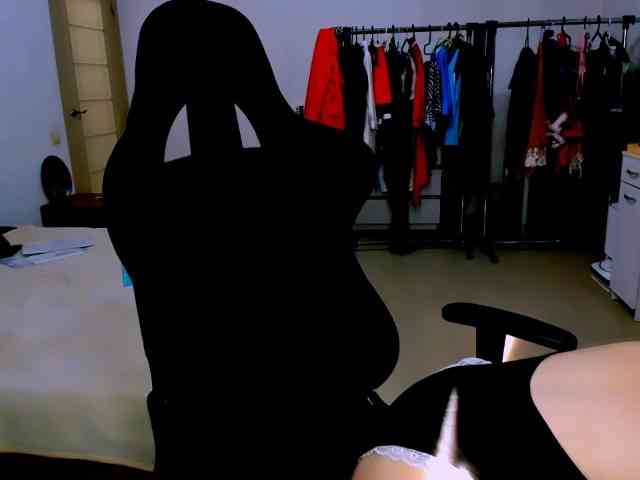 NikiGoddesss webcam