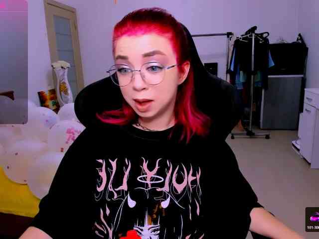 Nikigoddesss's cam show statistics and live stream
