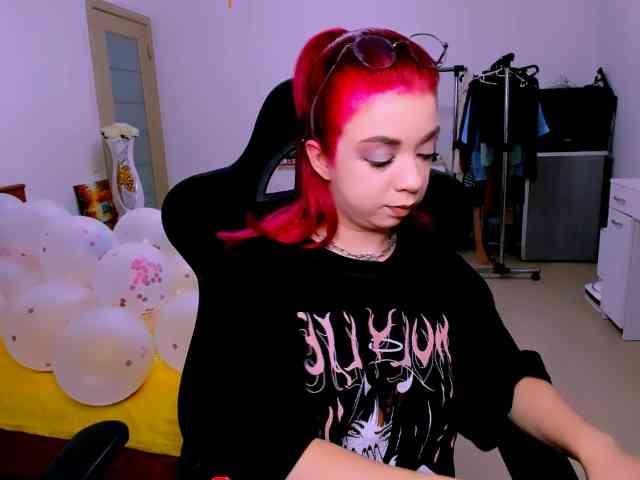 Модель: nikigoddesss